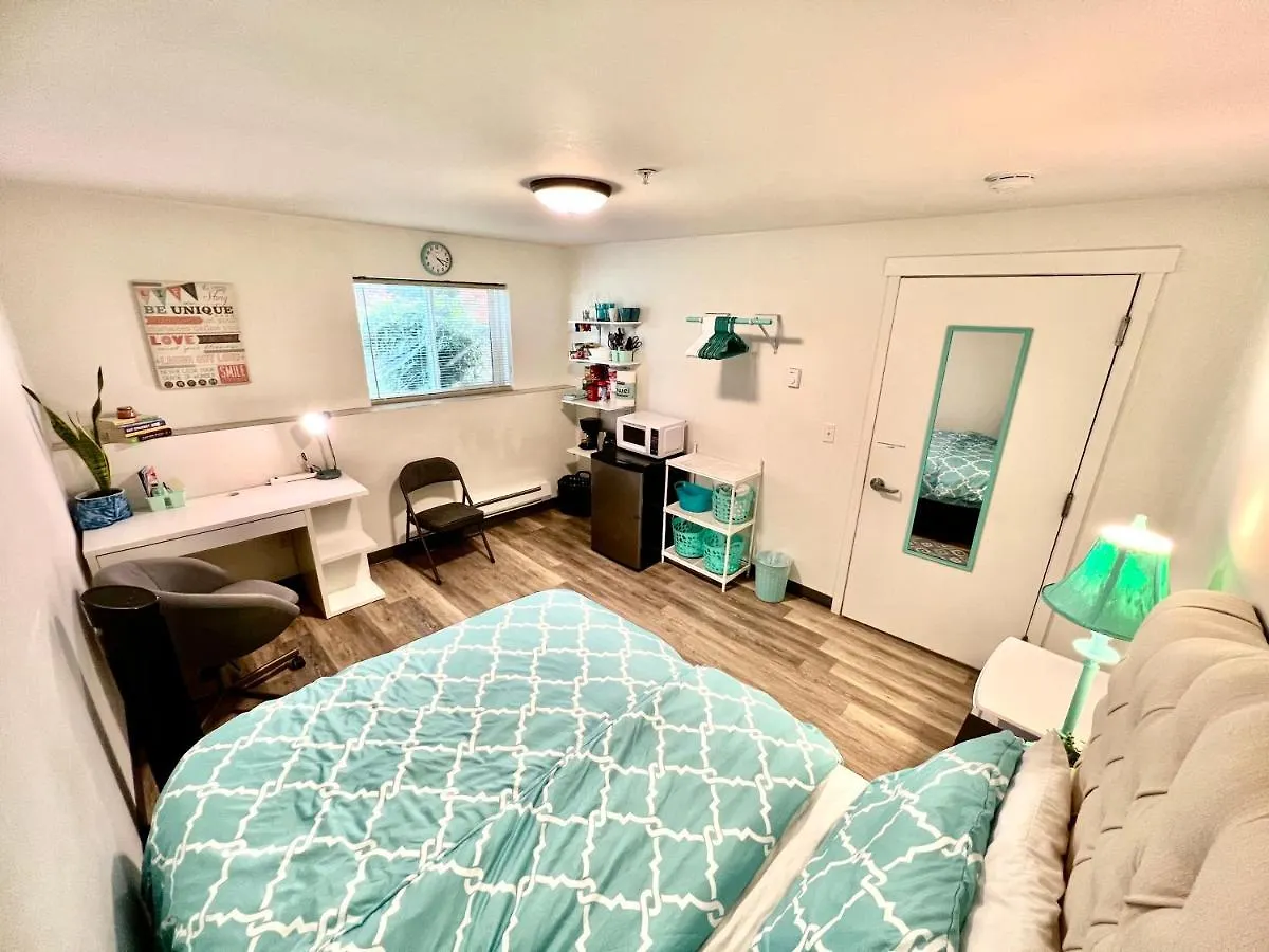 Private Room With Shared Bathroom On The 1St Floor 10 Minutes Walk To University Of Washington Seattle